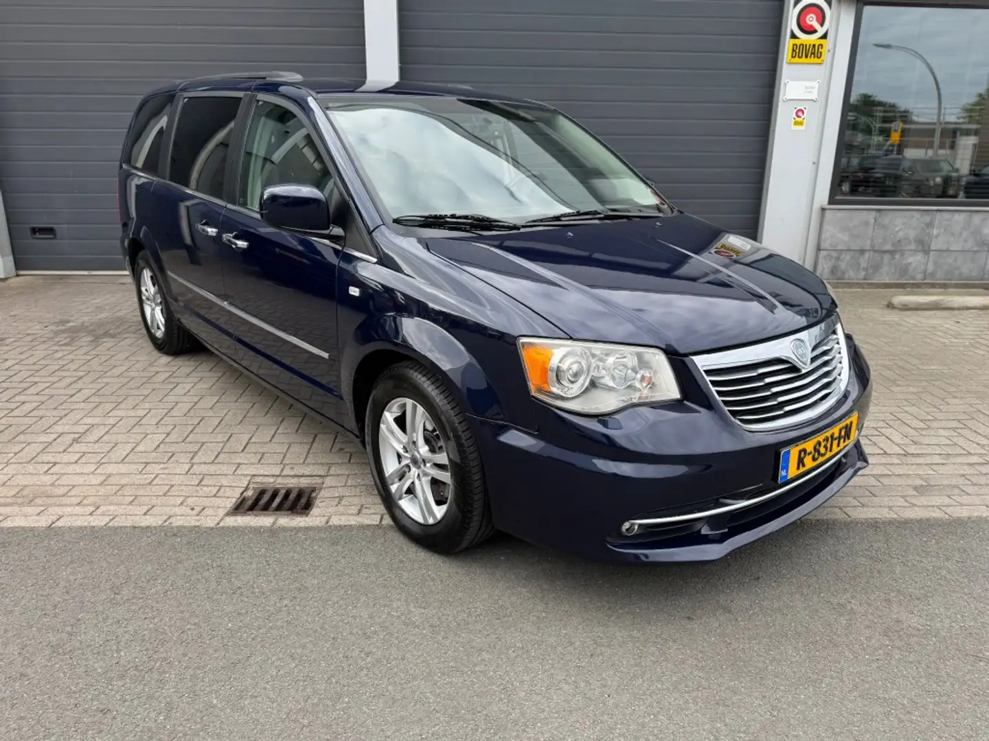 Lancia Voyager 3.6 V6 Gold Blauw - 2