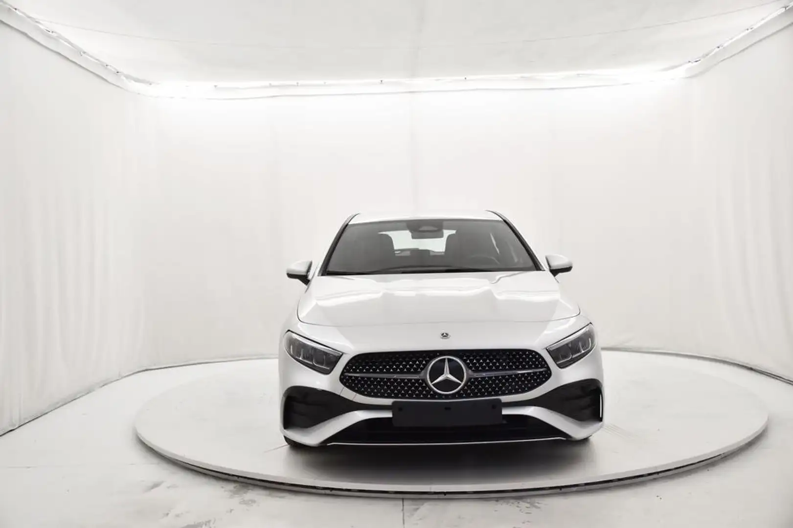Mercedes-Benz A 200 Mhev MG Line Premium CERCHI 18,LED,NVI,KEYLESS Argento - 2