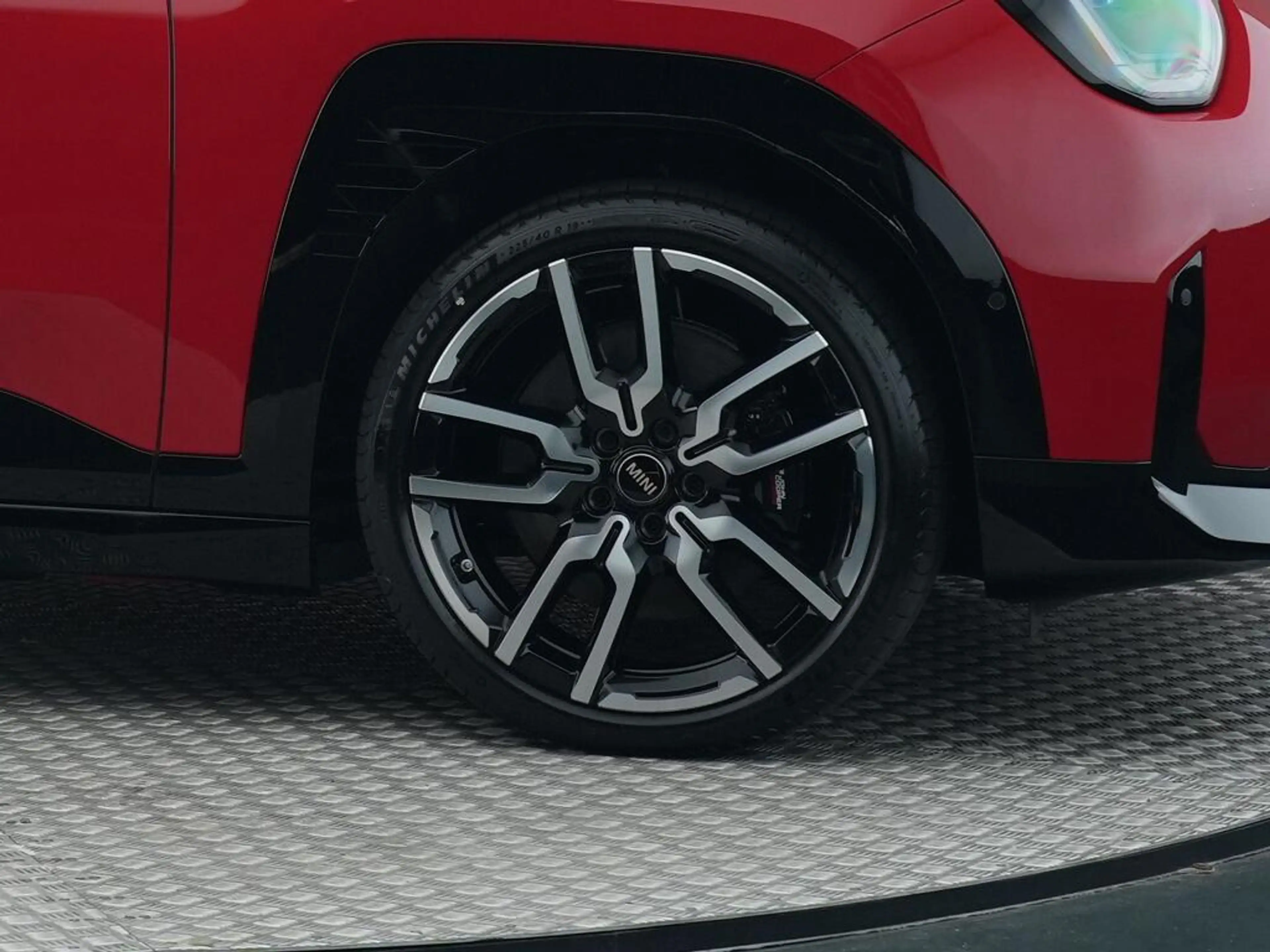 MINI Aceman E John Cooper Works M 42.5 kWh — photo 15