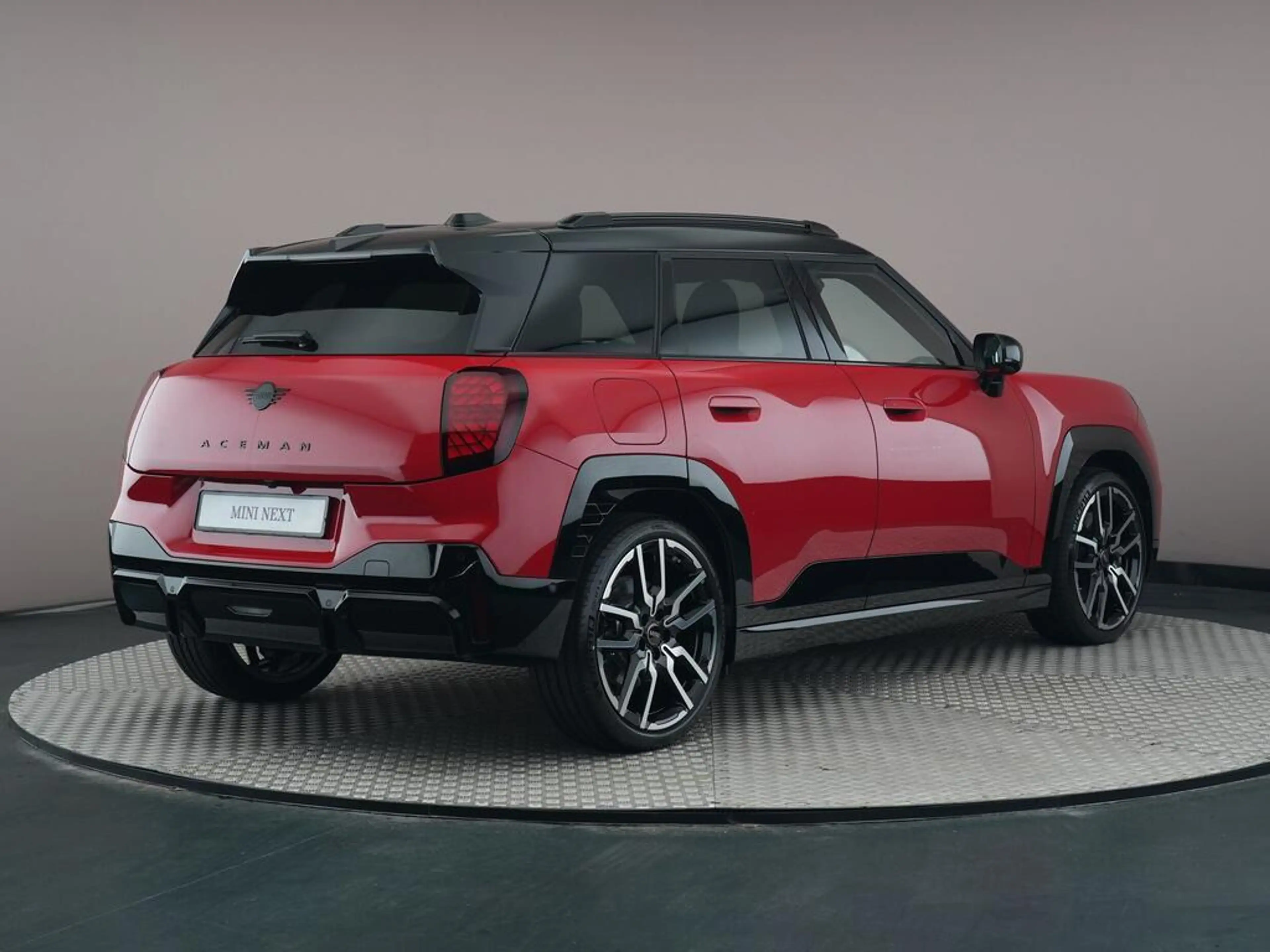 MINI Aceman E John Cooper Works M 42.5 kWh — photo 11