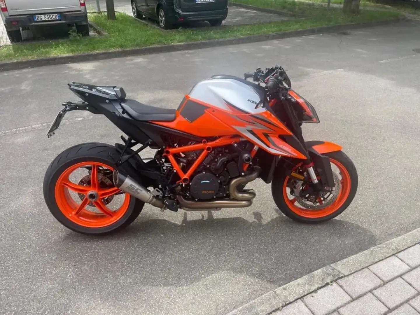 KTM 1290 Super Duke R Naranja - 2
