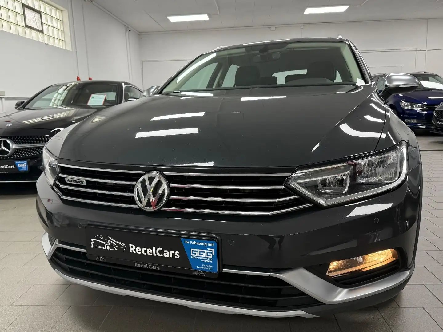 Volkswagen Passat Alltrack 2.0 TDI*4MOTION*DSG*NAVI*SHZ*PDC Gris - 1