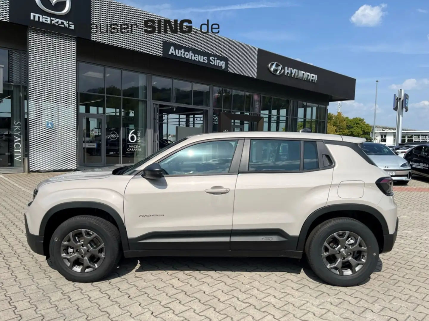 Jeep Avenger Longitude Automatik MHEV LED SHZ Keyless Grau - 2
