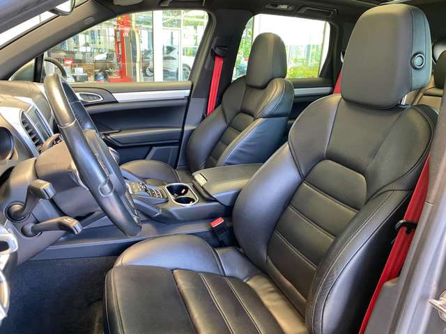 Porsche Cayenne S 4.2 Diesel / Sport-Design / Chrono / Bose / Pano
