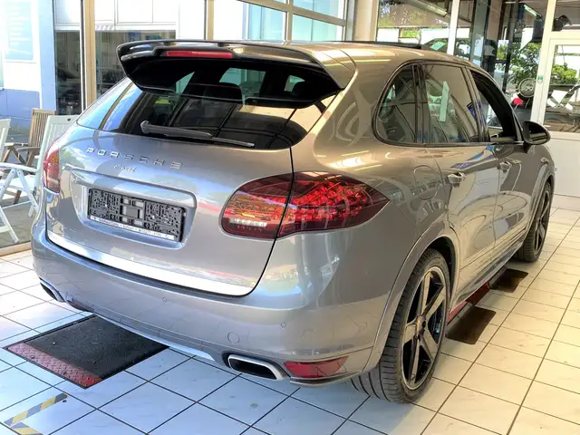 Porsche Cayenne S 4.2 Diesel / Sport-Design / Chrono / Bose / Pano