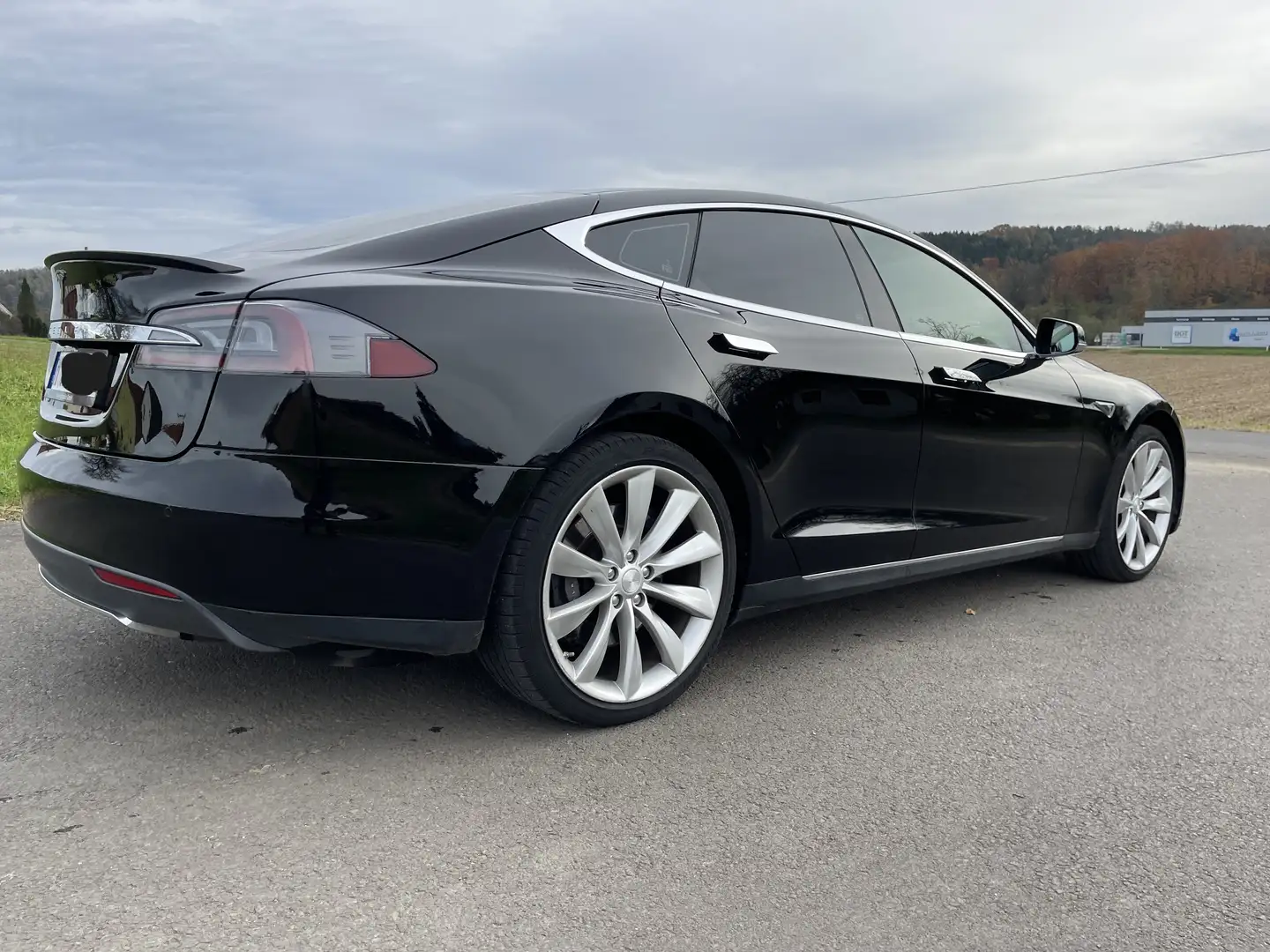 Tesla Model S Model S P85P Performance -lebenslanges Gratisladen Czarny - 1