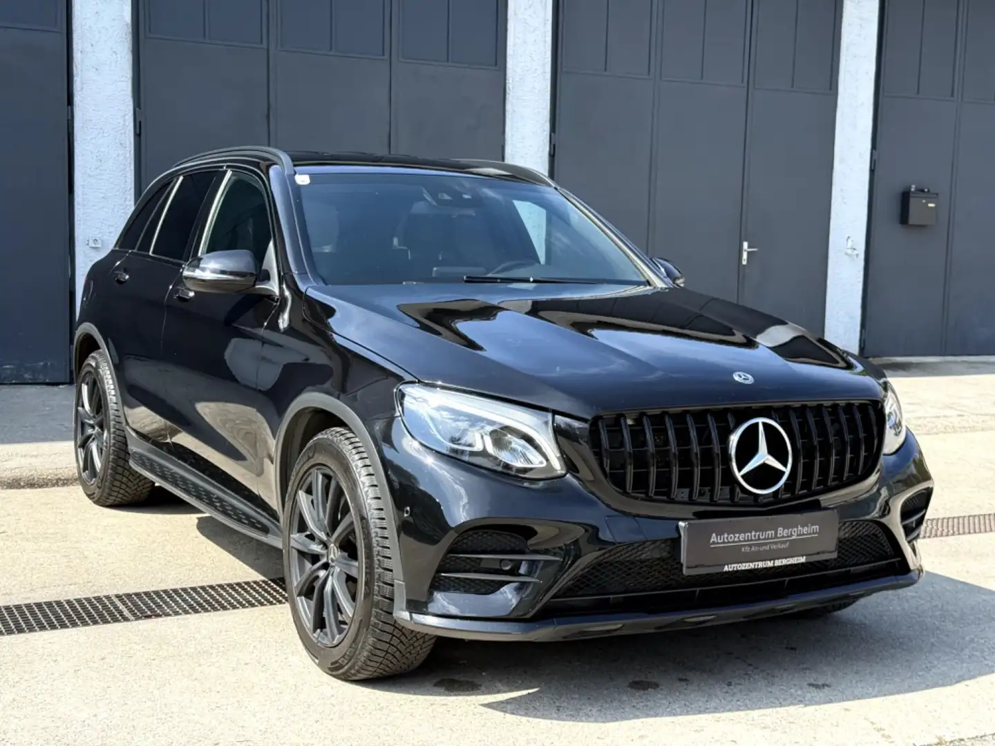 Mercedes-Benz GLC 250 GLC-Klasse GLC 250 d AMG Line 4Matic Schwarz - 1