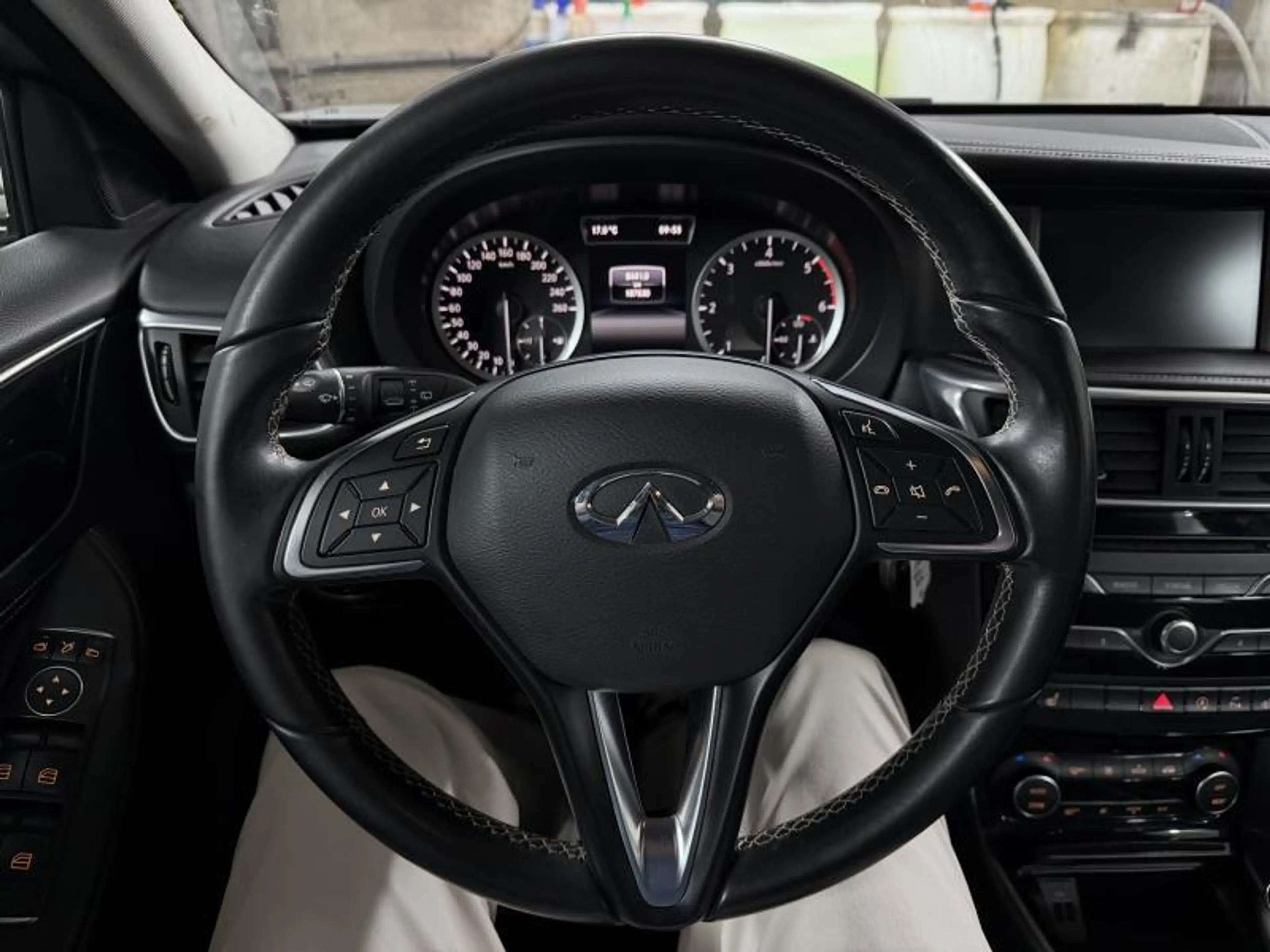 Infiniti Q30 — photo 13