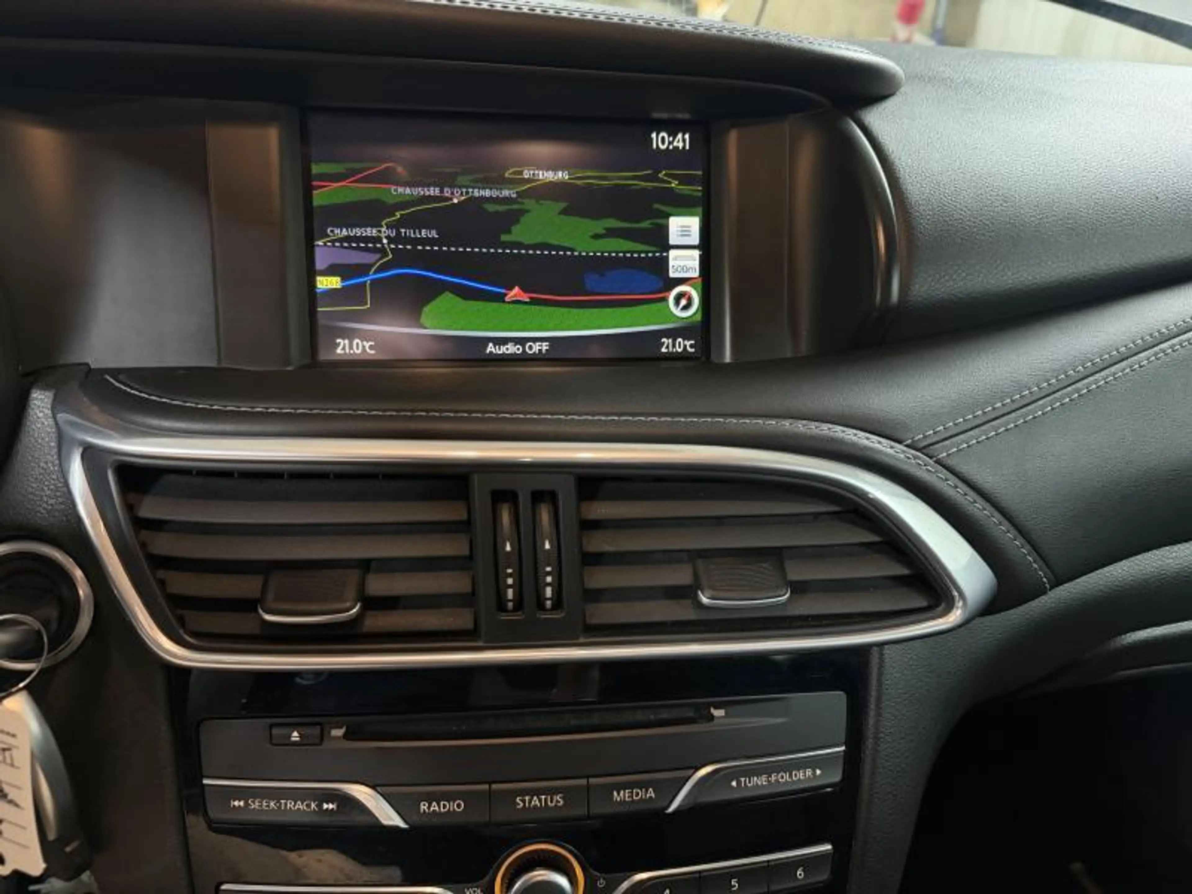Infiniti Q30 — photo 15