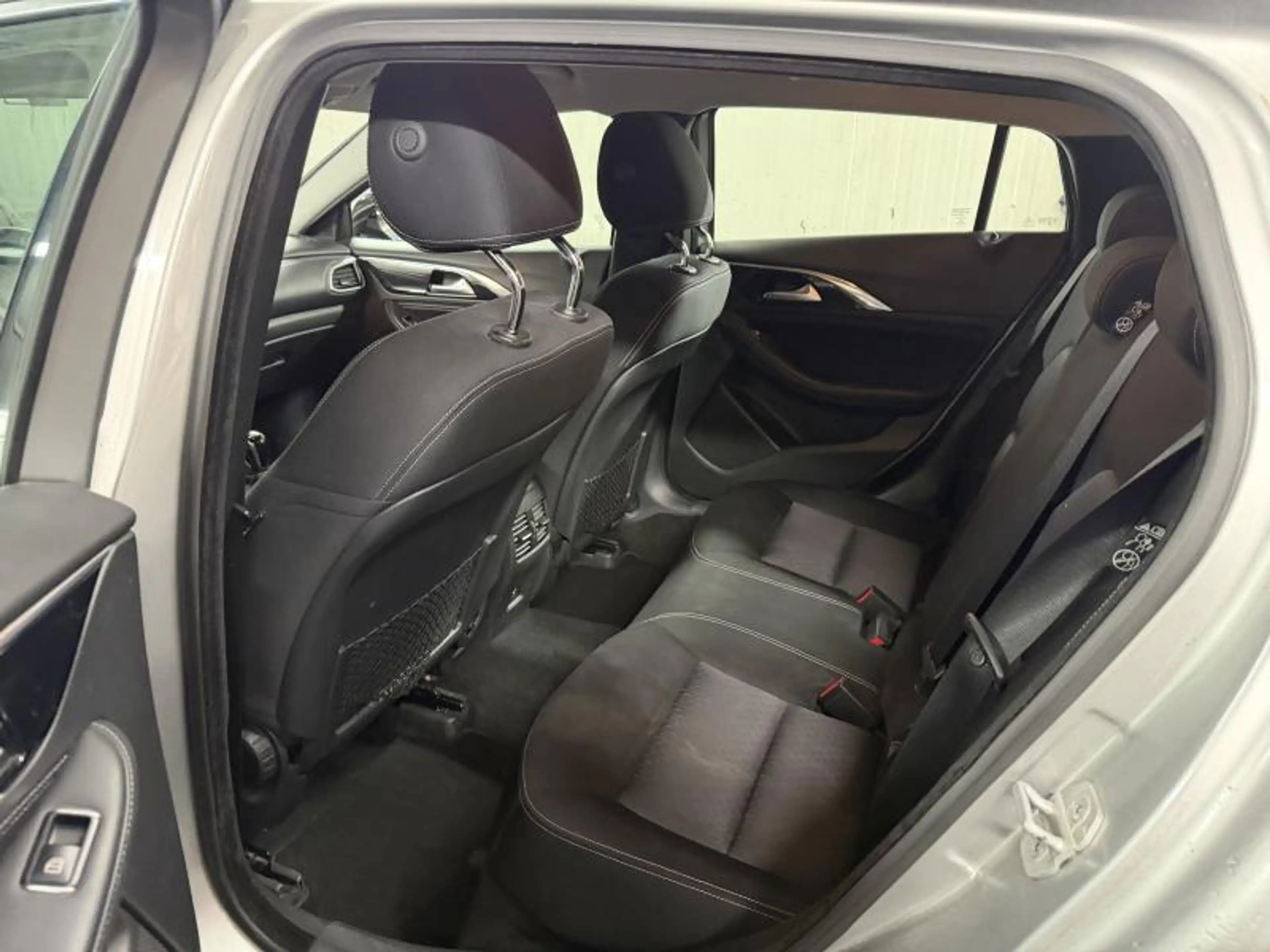 Infiniti Q30 — photo 9