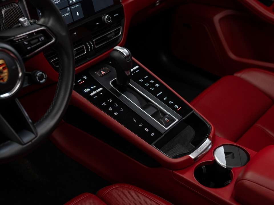 2024 Porsche Macan GTS thumb 14