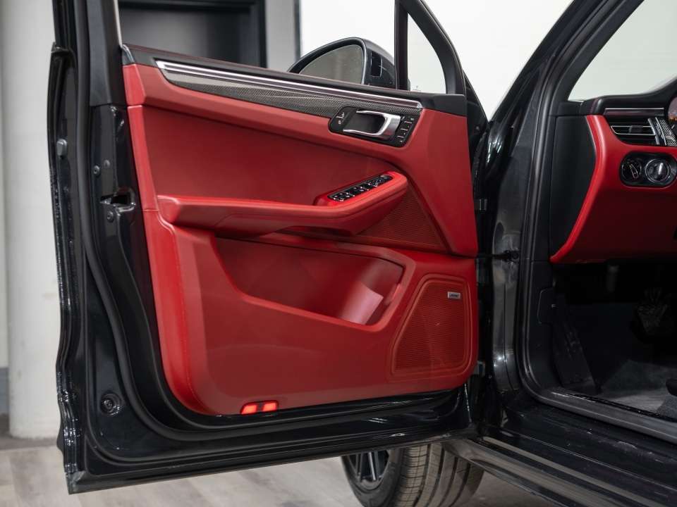 2024 Porsche Macan GTS thumb 31