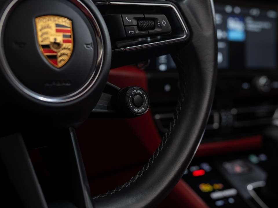 2024 Porsche Macan GTS thumb 17