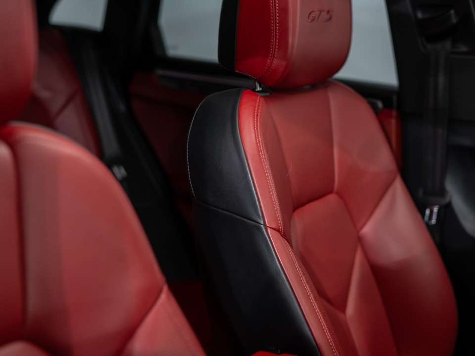 2024 Porsche Macan GTS thumb 26