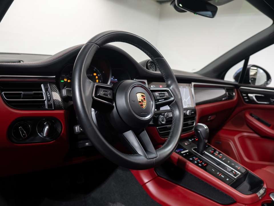 2024 Porsche Macan GTS thumb 38
