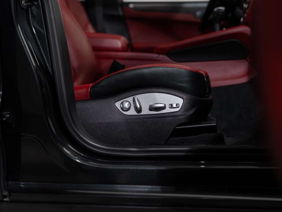 2024 Porsche Macan GTS thumb 23