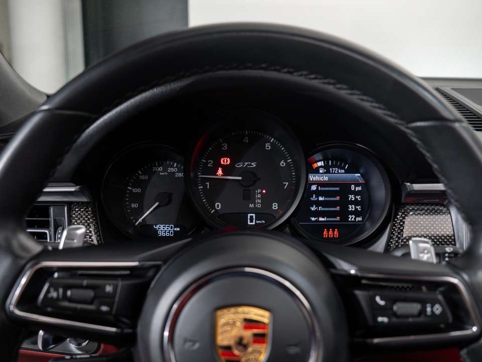 2024 Porsche Macan GTS thumb 40