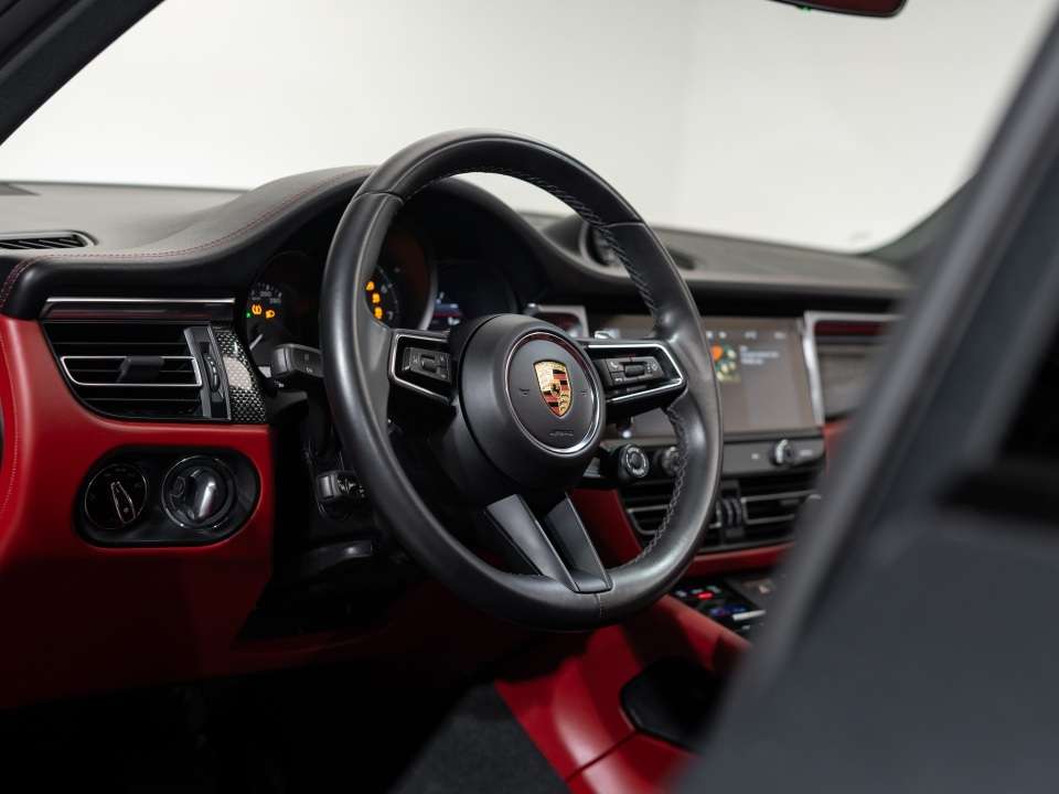 2024 Porsche Macan GTS thumb 29