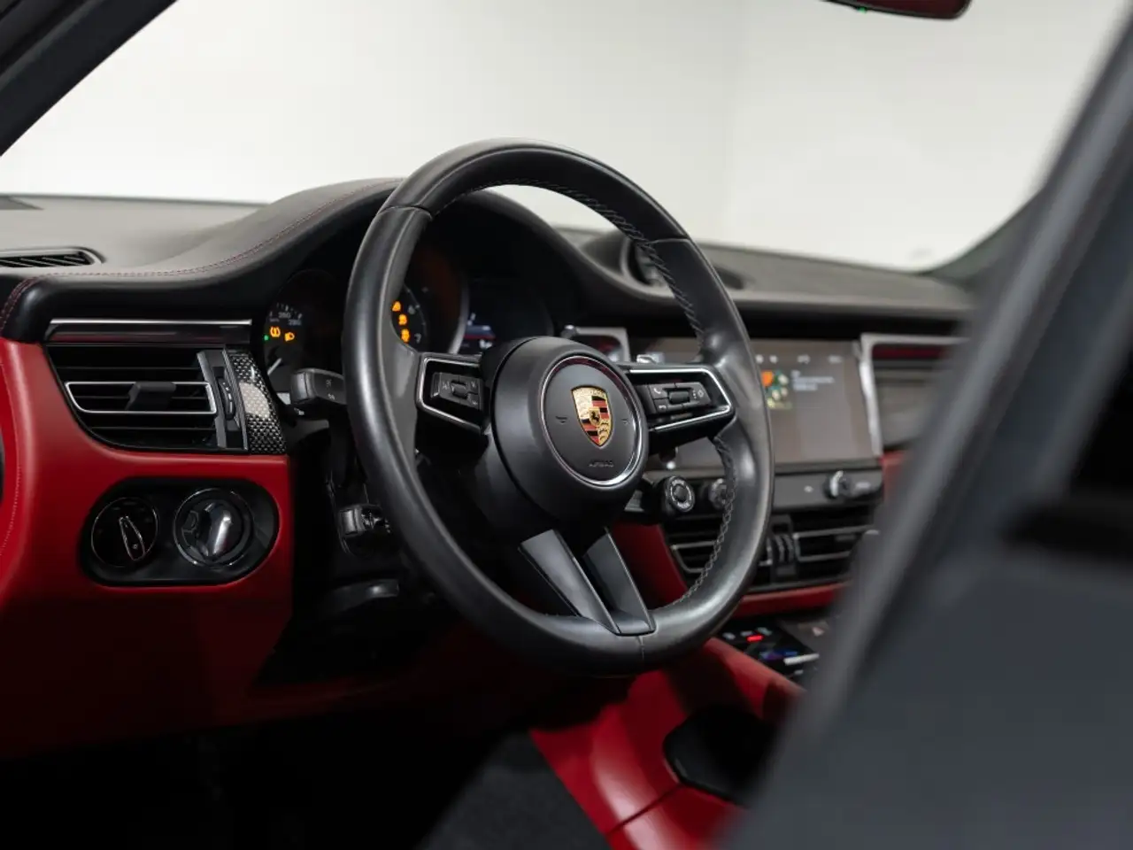 Porsche Macan снимка Porsche Macan