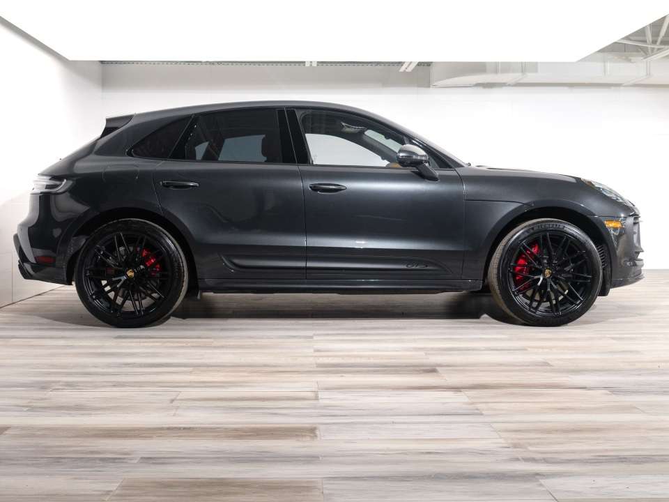 2024 Porsche Macan GTS thumb 12