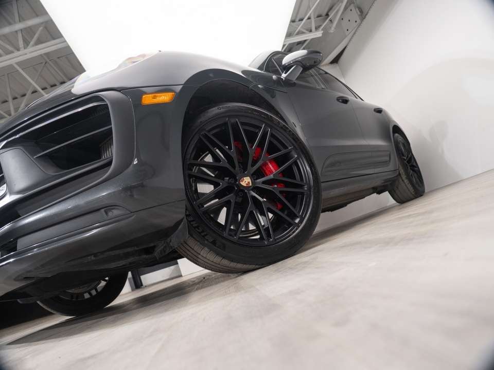 2024 Porsche Macan GTS thumb 7