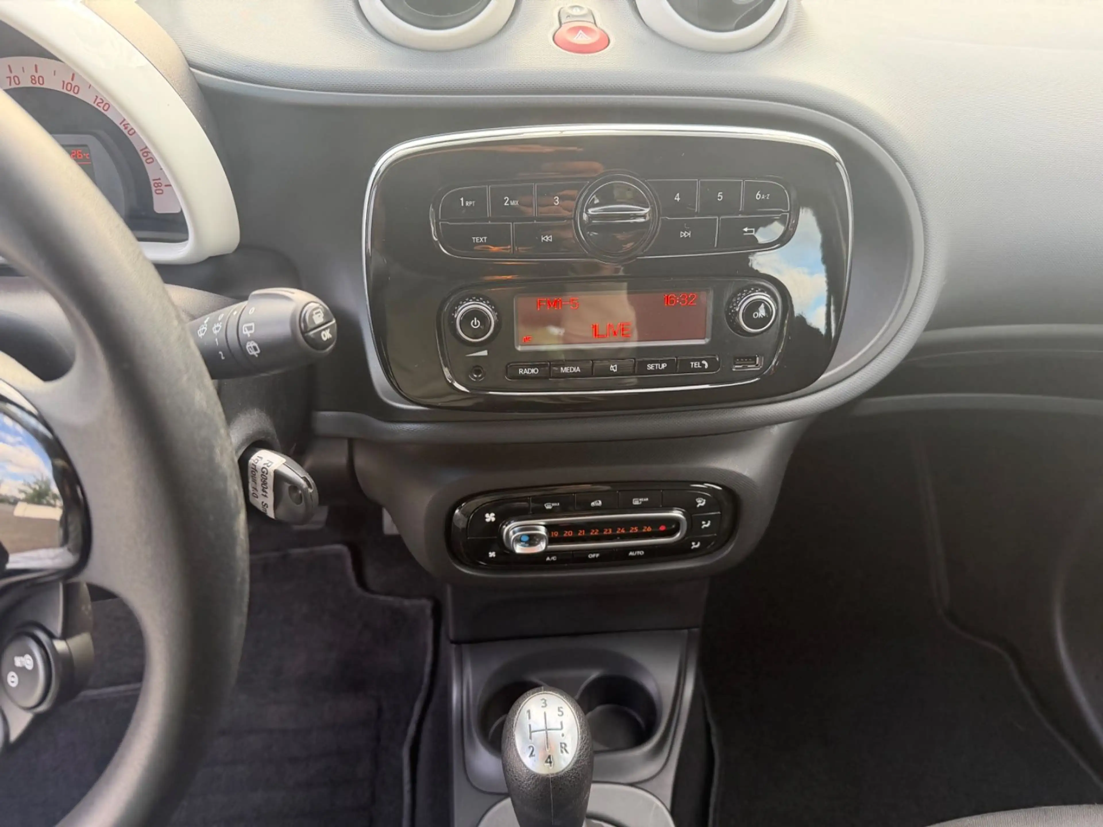 smart forFour forfour Basis 52 kW — photo 12