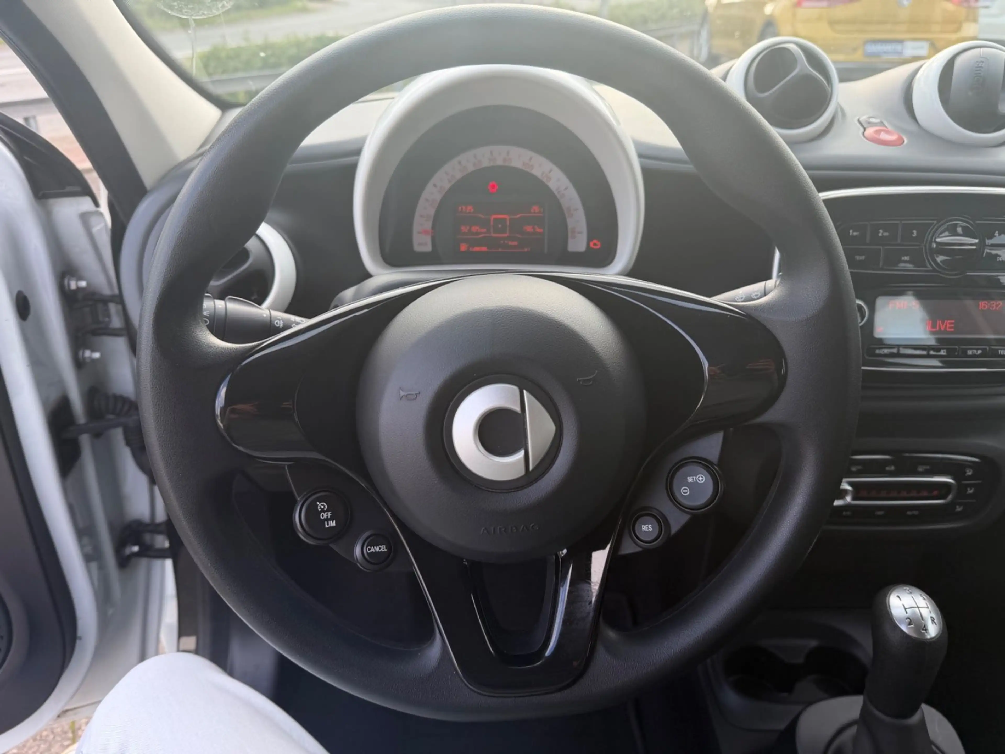 smart forFour forfour Basis 52 kW — photo 10