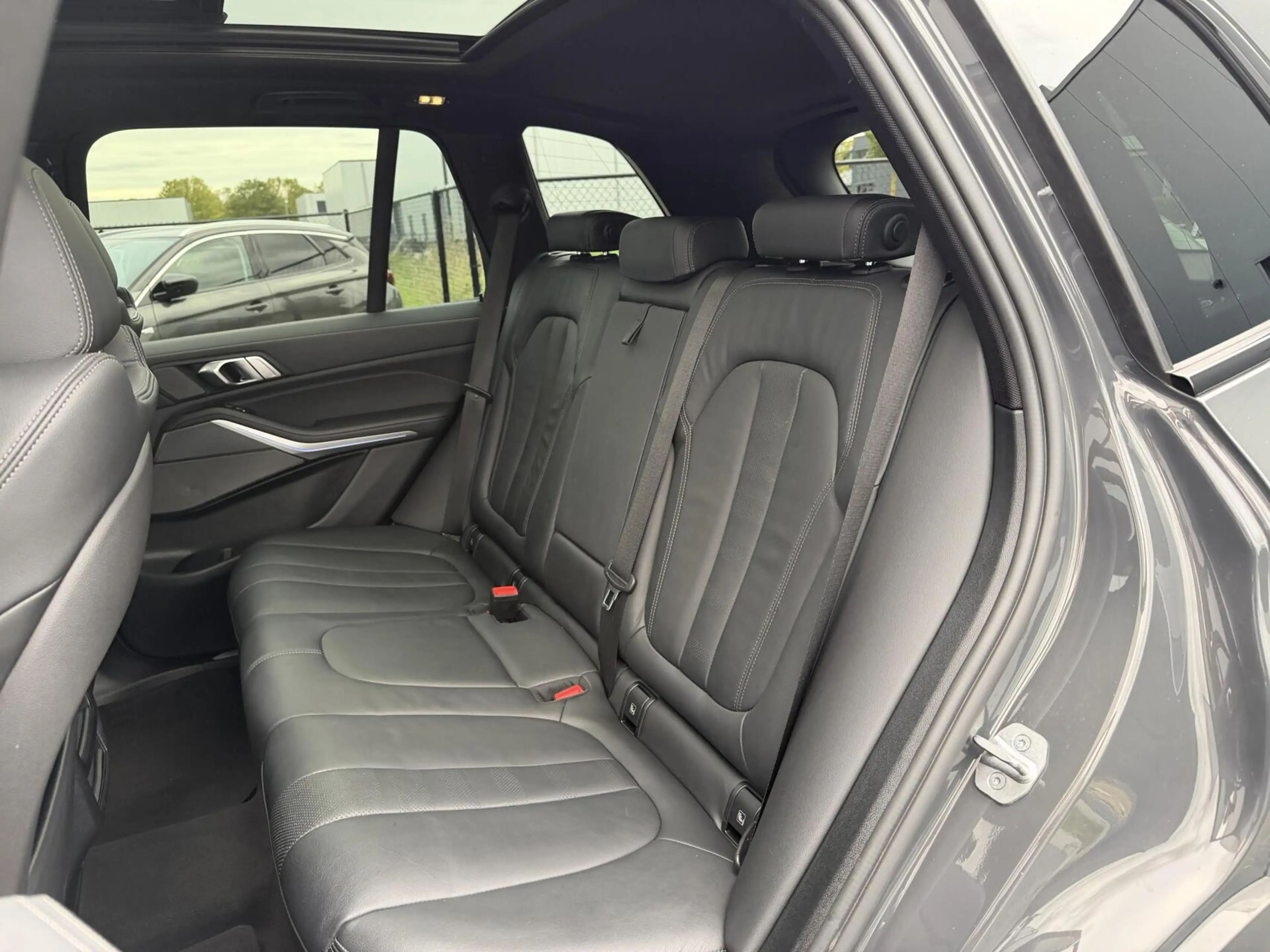 BMW X5 xDrive45e High Executive M-Sport|PANO|HK — photo 11