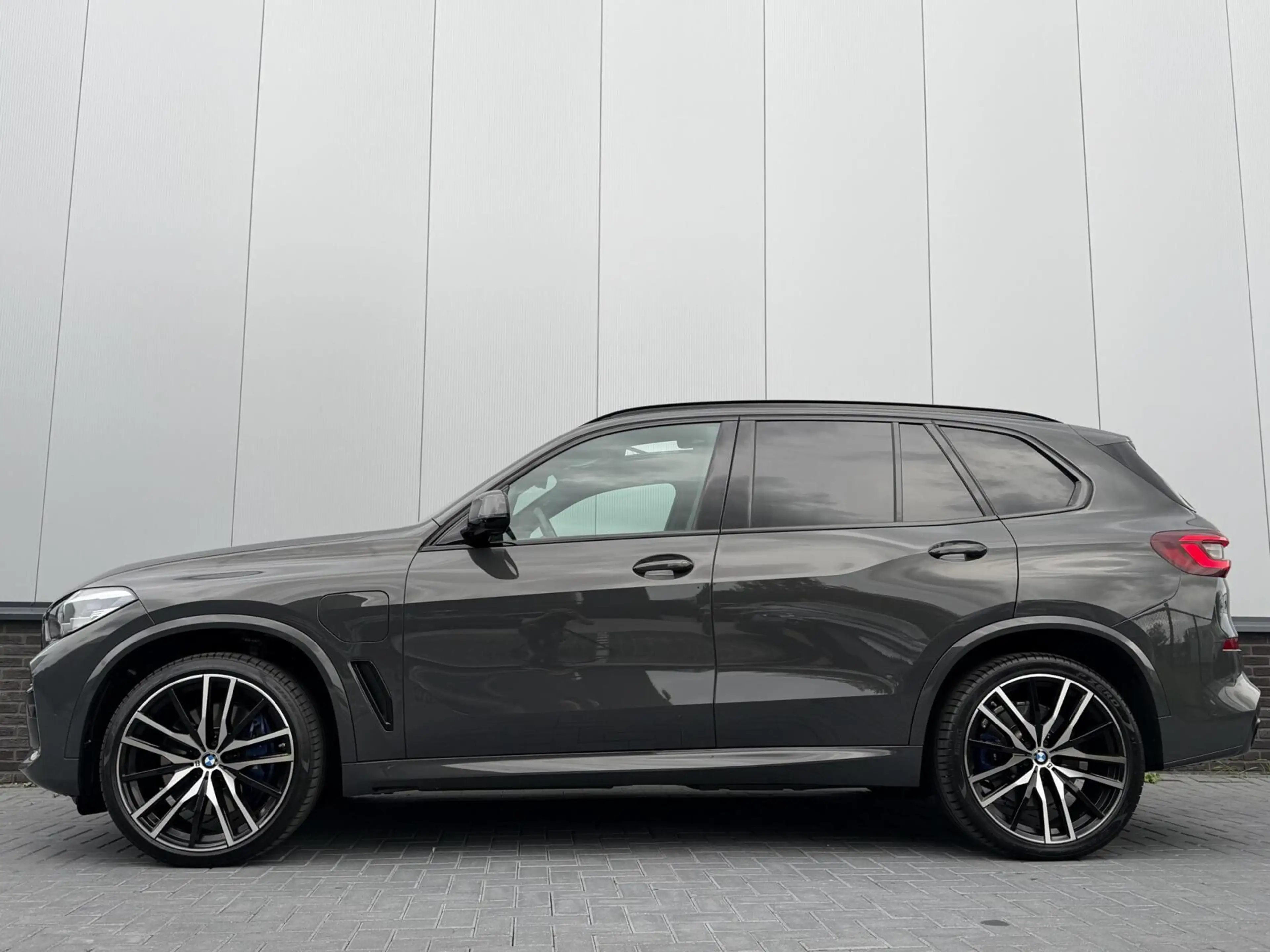 BMW X5 xDrive45e High Executive M-Sport|PANO|HK — photo 3
