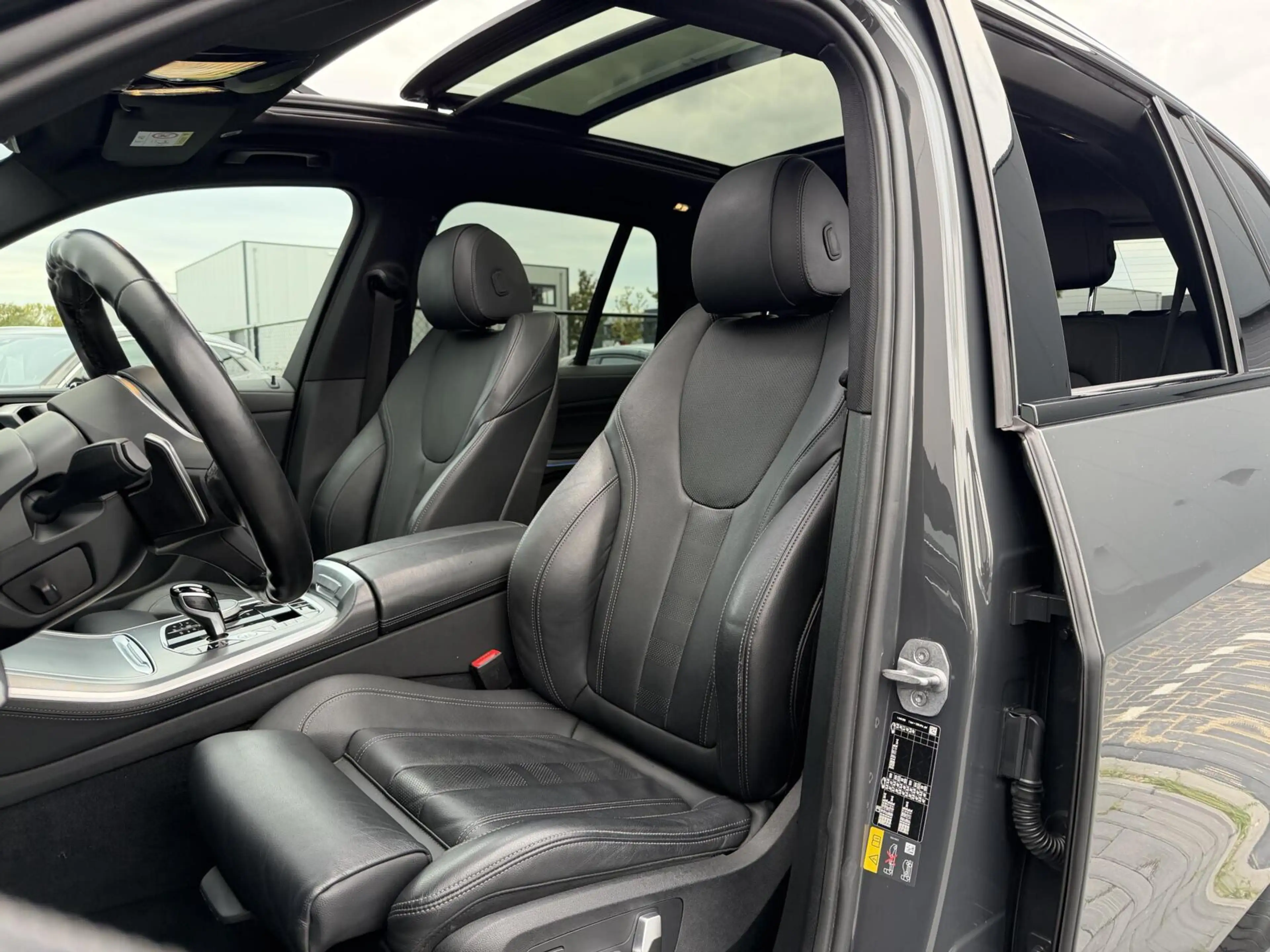 BMW X5 xDrive45e High Executive M-Sport|PANO|HK — photo 9