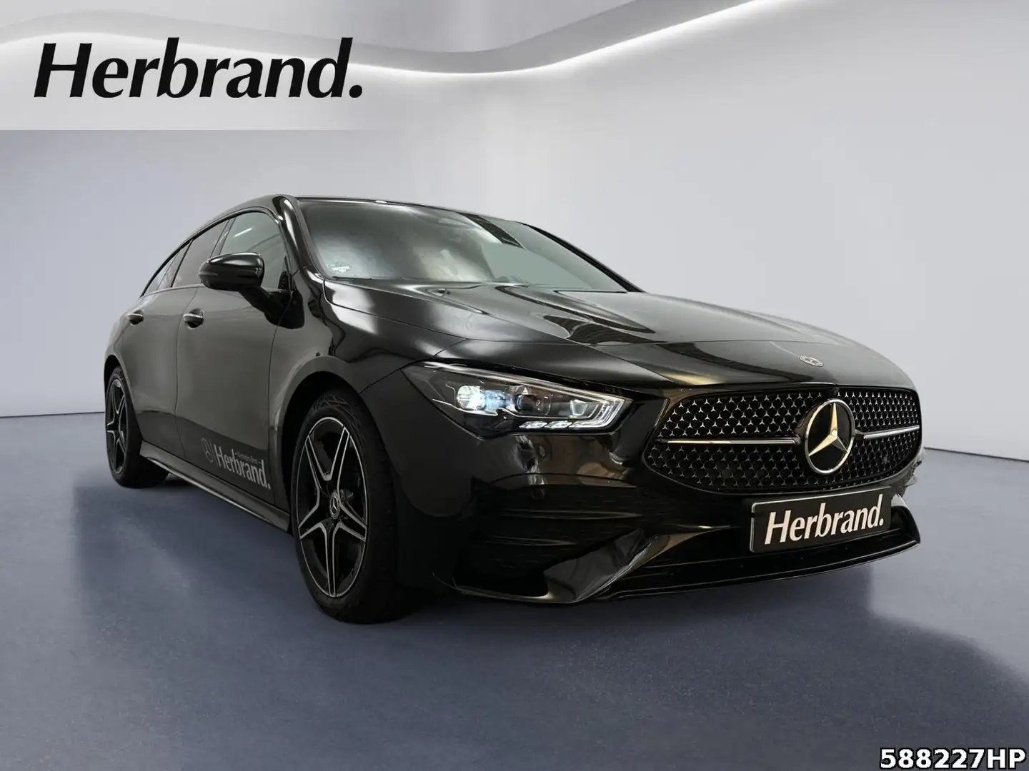 Mercedes-Benz CLA 200 Shooting Brake +AMG+NIGHT+360+DISTRONIC Schwarz - 2