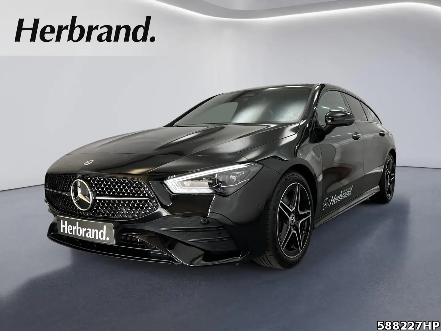 Mercedes-Benz CLA 200 Shooting Brake +AMG+NIGHT+360+DISTRONIC Schwarz - 1