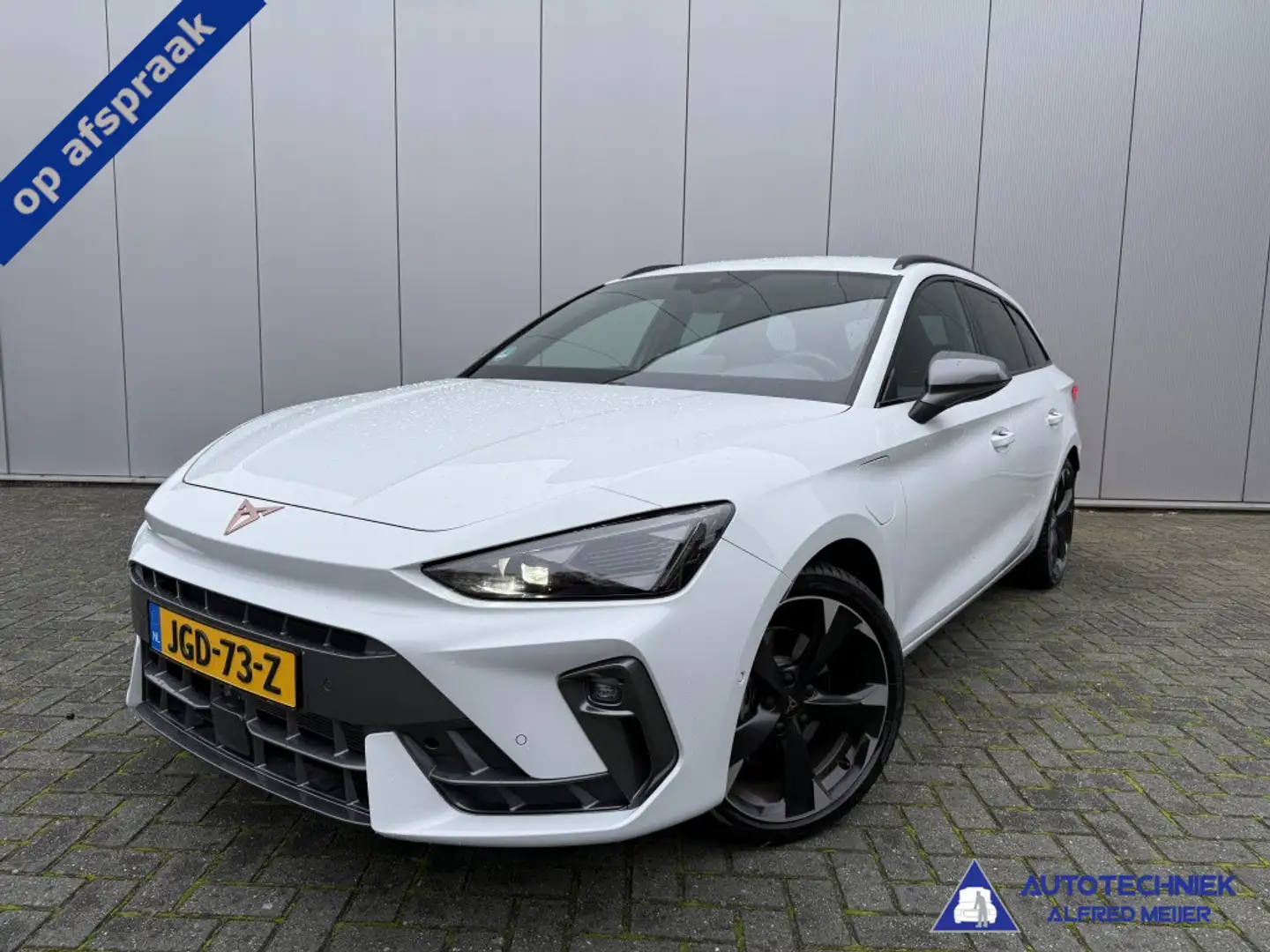CUPRA Leon Sportstourer 1.5 TSI e-Hybrid Business EINDEJAARSA Wit - 1