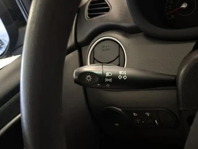 Hyundai i10 view 12