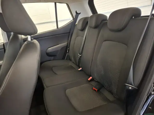 Hyundai i10 view 10