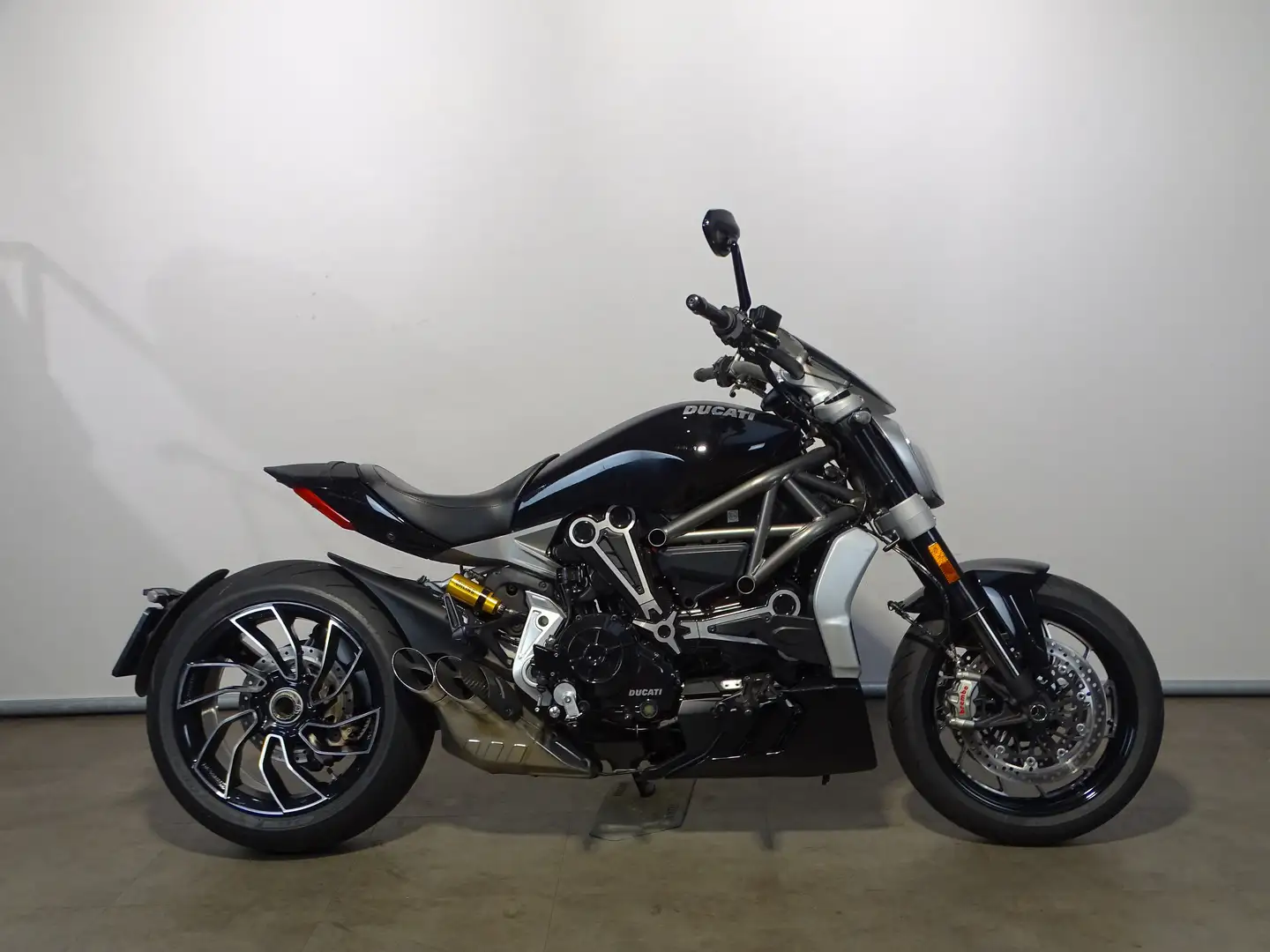 Ducati XDiavel S Zwart - 1