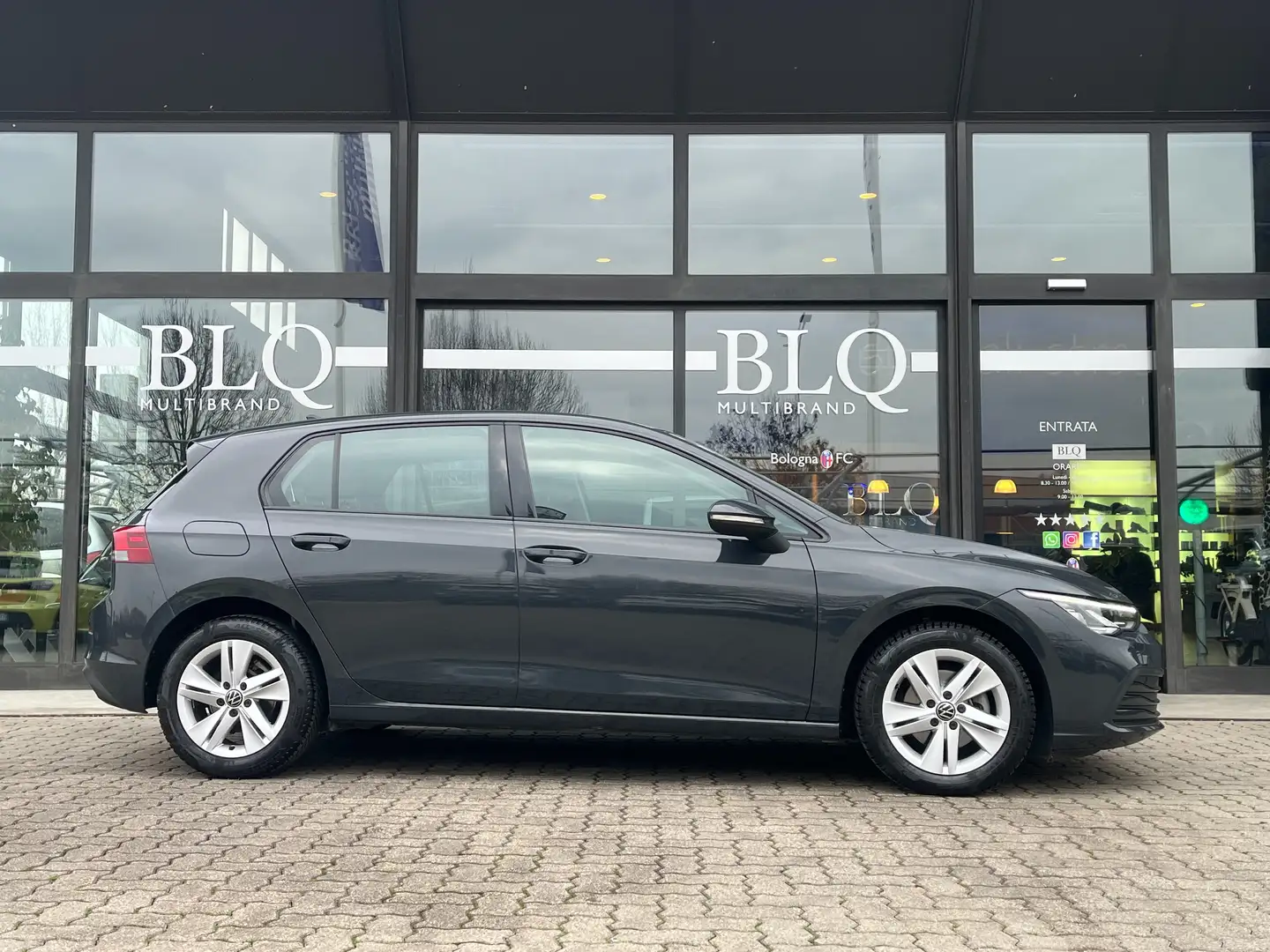 Volkswagen Golf VIII 1.0 tsi evo Life 110cv - NEOPATENTATI Grigio - 1