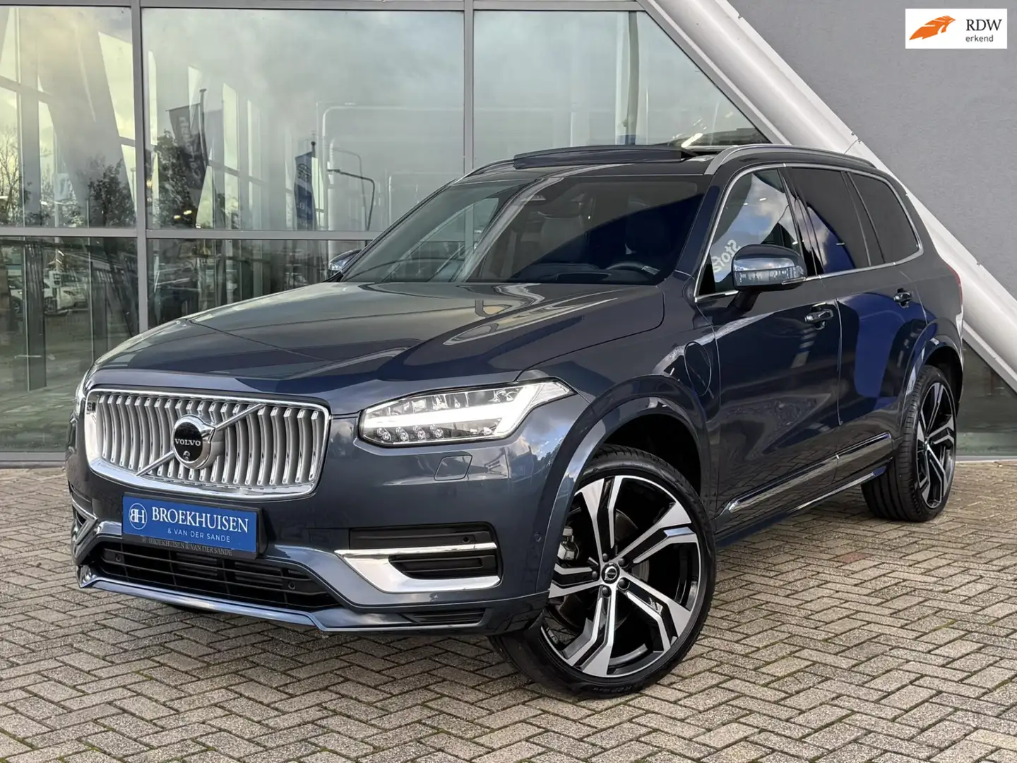 Volvo XC90 2.0 T8 Plug-in hybrid AWD Ultra Bright 455pk Lucht Blauw - 1