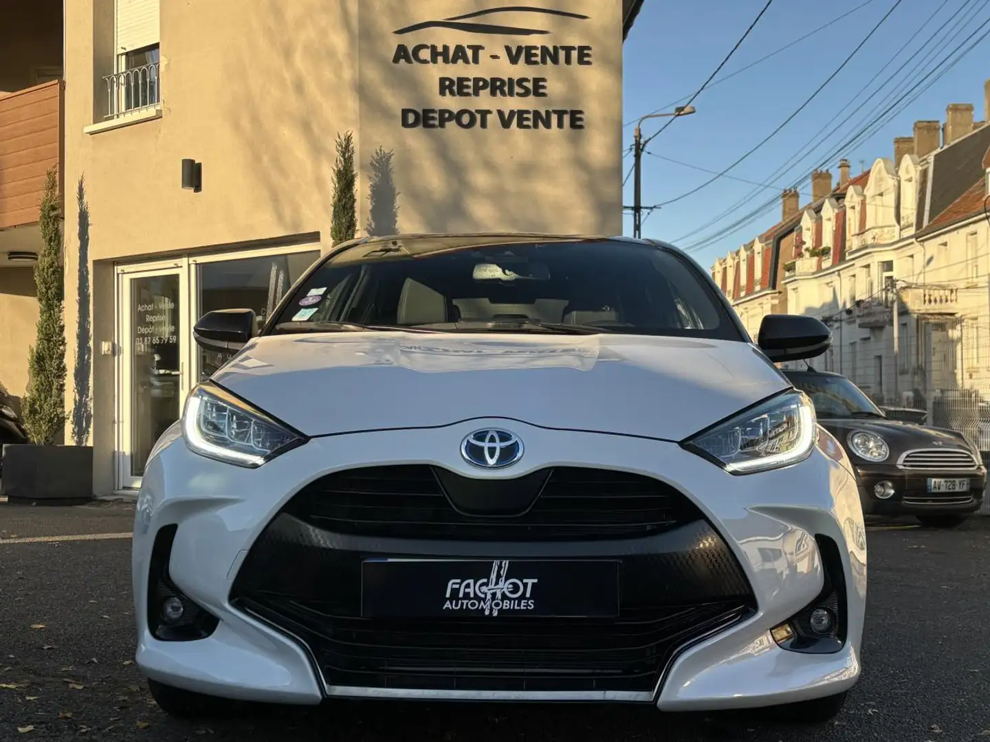 Toyota Yaris Yaris Hybrid 116h - BV e-CVT (MY21) IV 2020 Design PHASE 1 Wit - 2
