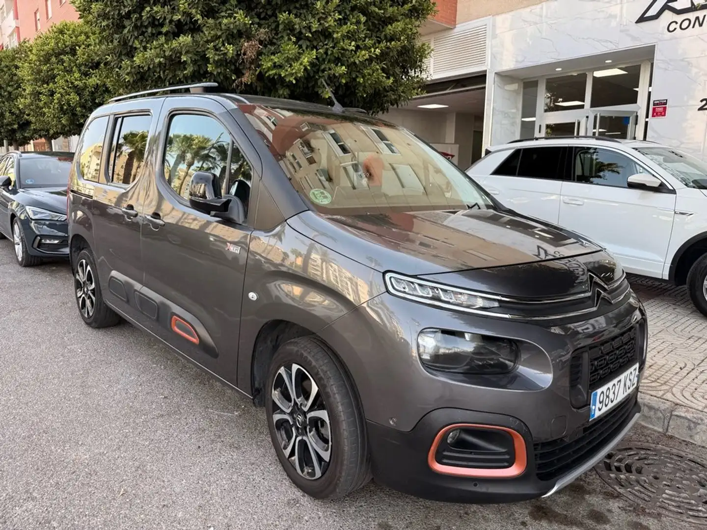 Citroen Berlingo Combi BlueHDi S&S Talla M Shine 130 Gris - 2