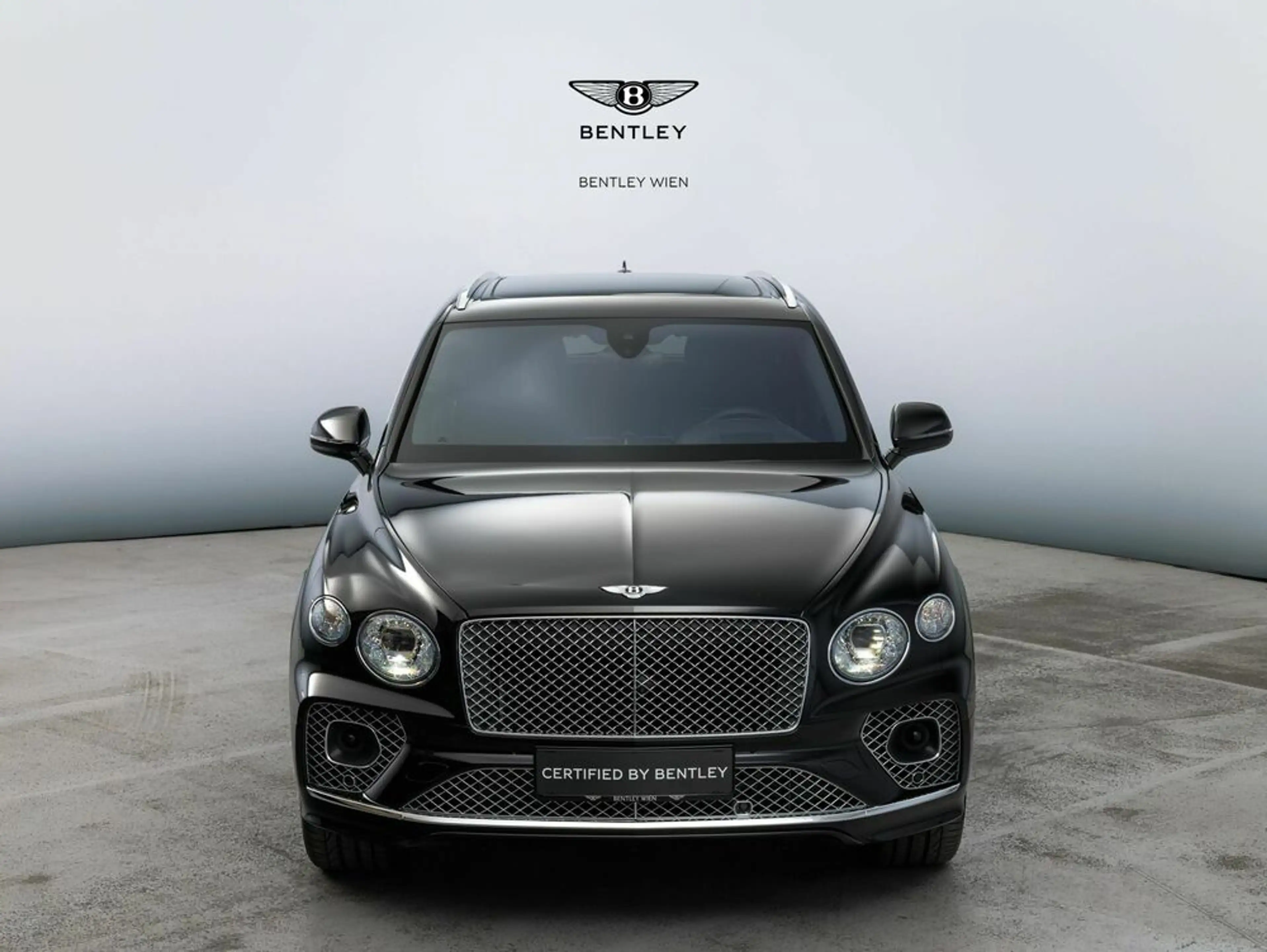 Bentley Bentayga V6 Hybrid — photo 3