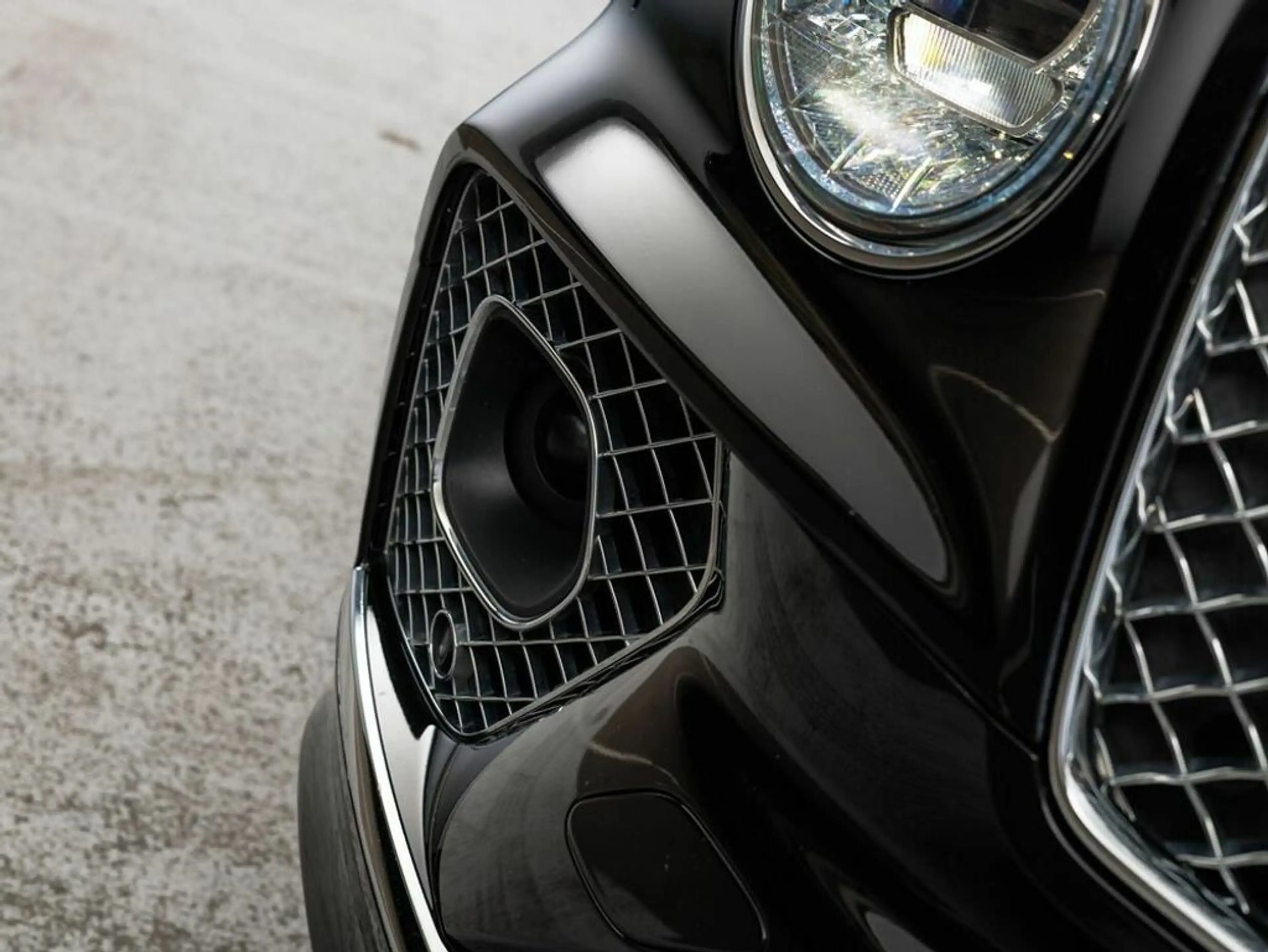 Bentley Bentayga V6 Hybrid — photo 13