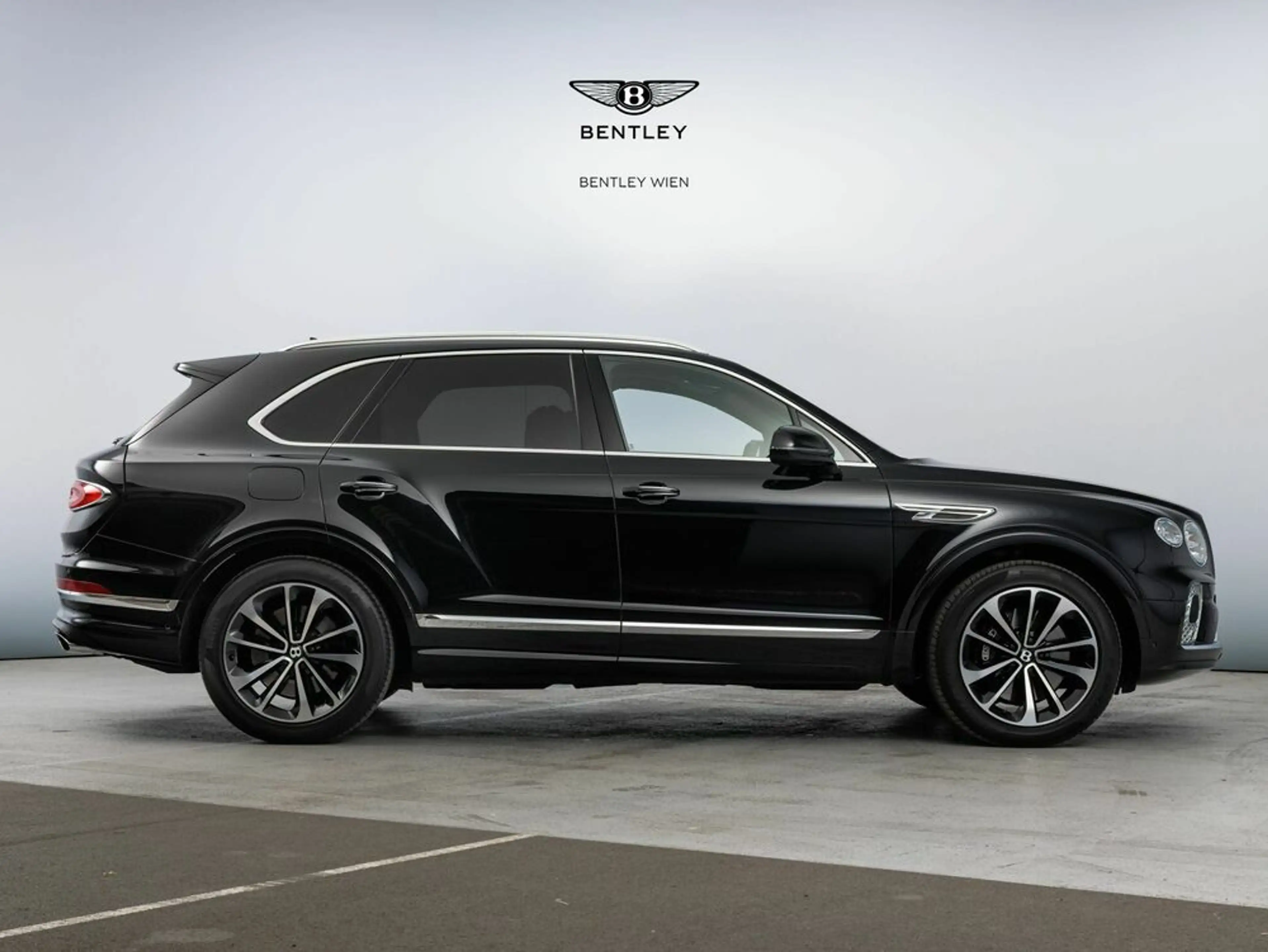 Bentley Bentayga V6 Hybrid — photo 7