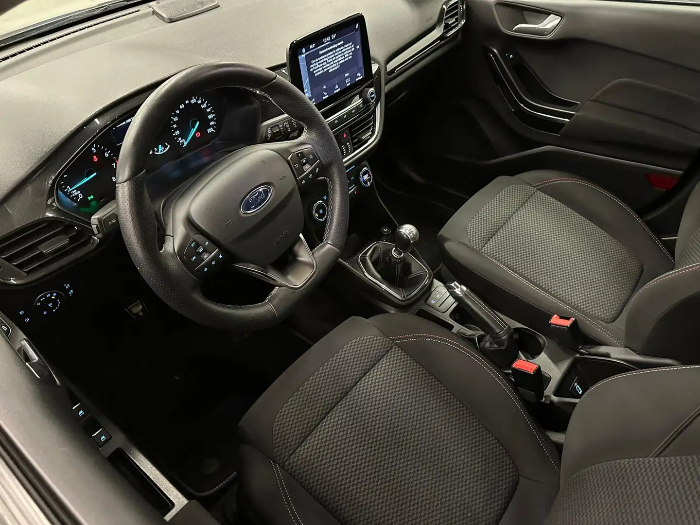 Ford Fiesta 1.0 EcoBoost ST-Line 140pk / DAB / Navi / Clima / Grijs - 2