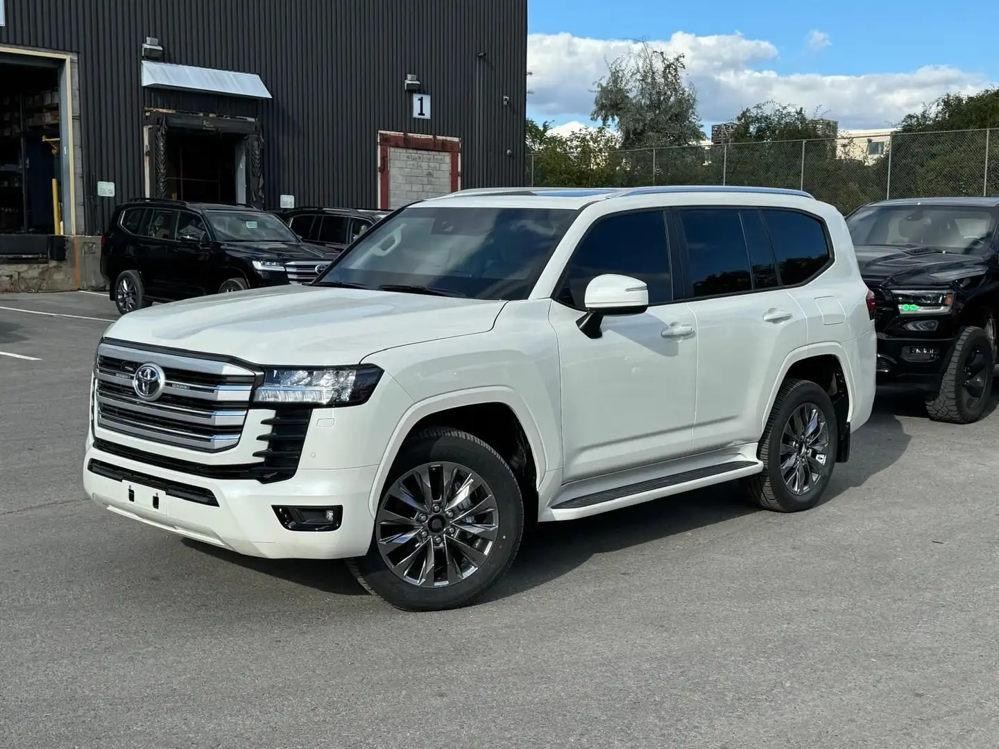 Toyota Land Cruiser 300*3.5 V6*ARMORED*GEPANZERT*B6/VR7 Weiß - 1