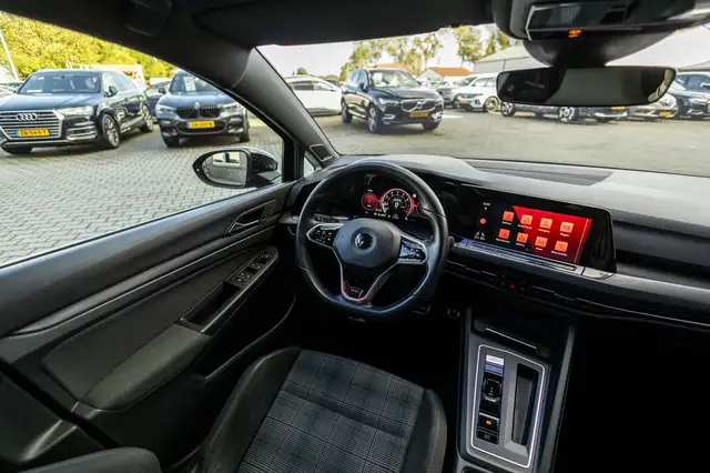 Volkswagen Golf view 23