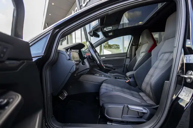 Volkswagen Golf view 10