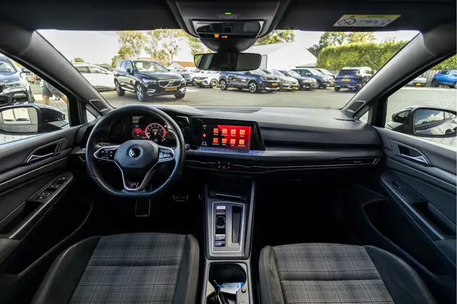 Volkswagen Golf view 6