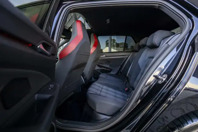 Volkswagen Golf view 11