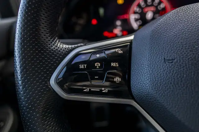 Volkswagen Golf view 28
